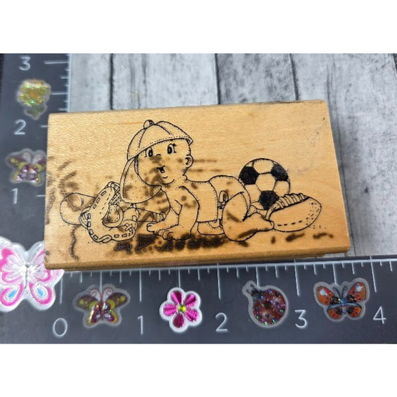 Art Impressions Baby Crawling Sports Balls H939 1996 Rubber Stamp Wood #N44 - Picture 1 of 3